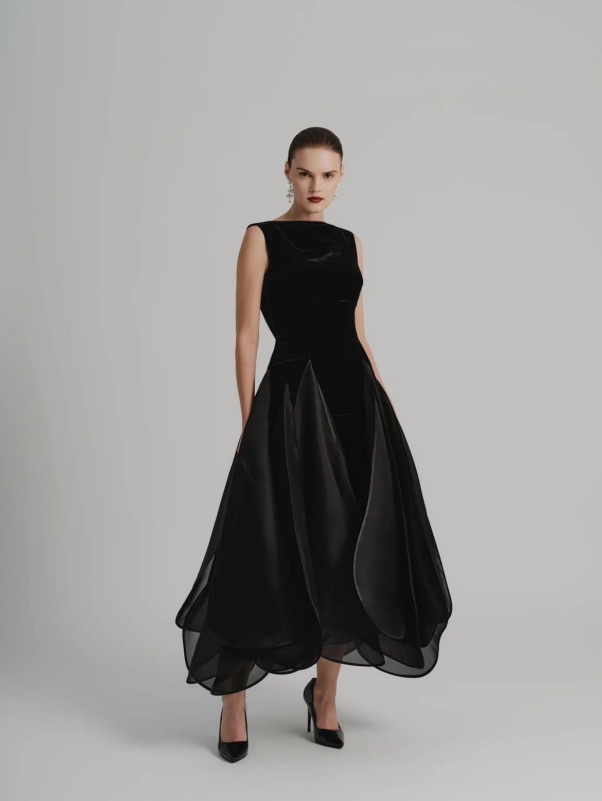 Black Dress in the Studio, Clothing scene in ClothesLook
