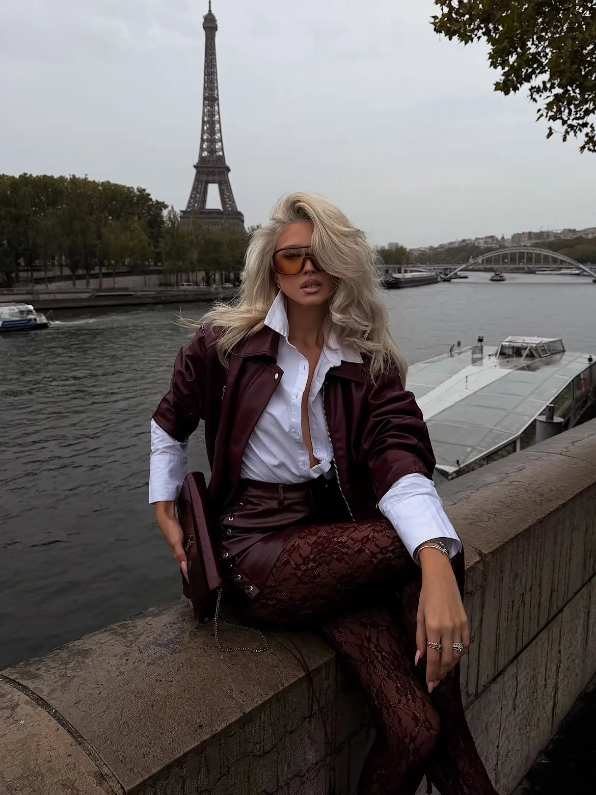 Banks of the Seine, Clothing scene in ClothesLook